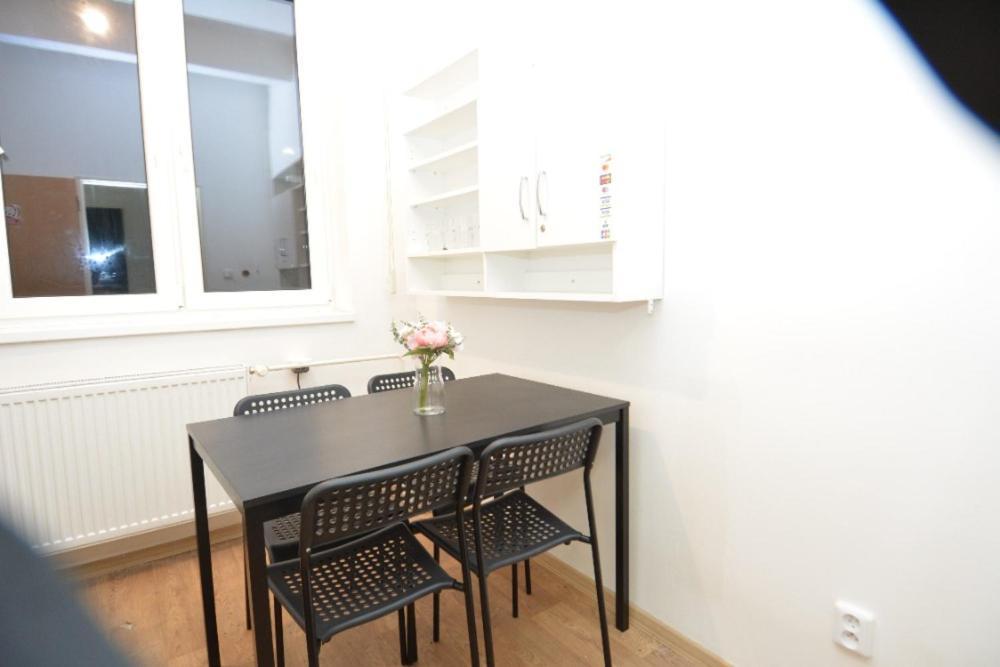 Helen U Namesti Miru Hostal Praga